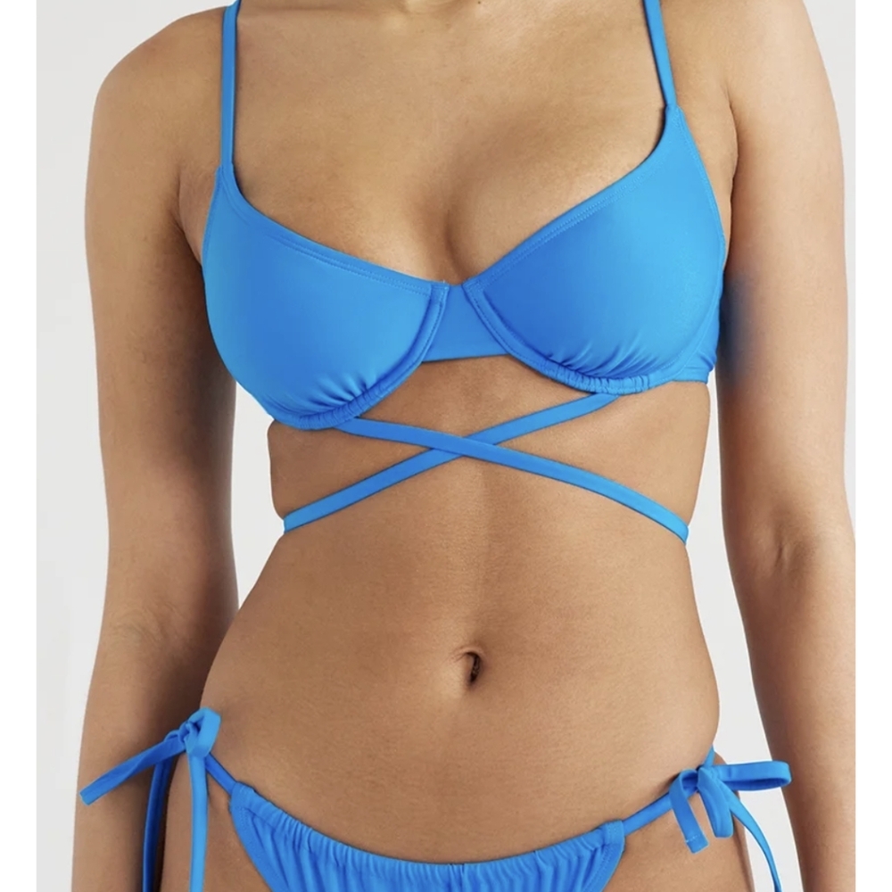 NWT 🔵 Crossover Bathing Suit Top